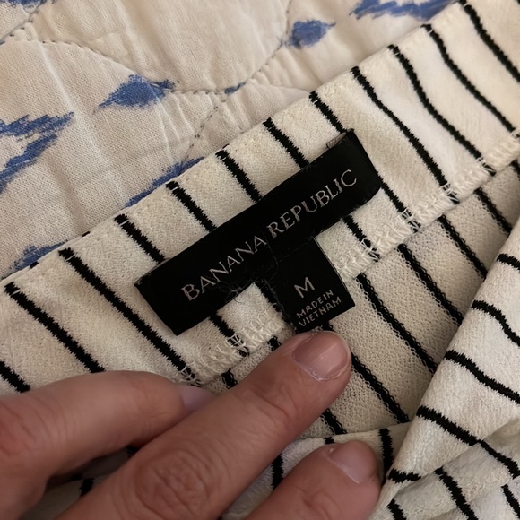 Banana Republic Off the Shoulder striped top - Picture 4 of 5